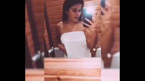 Two hot babes share lucky guy in FFM threesome