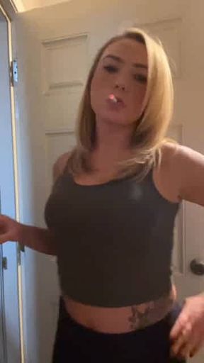 Sexy Smoking Blond