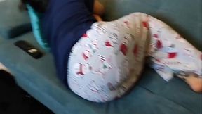 Mi compa&ntilde_era de cuarto cay&oacute_ del sue&ntilde_o y yo intent&eacute_ follarla sin que se diera cuenta (parte 1)