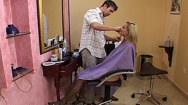 Trip to the beauty salon 1181h