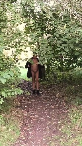 Curvy MILF Naked and Flashing in the Park