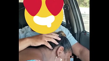 Negona Casada boqueteira me chupando gostoso dentro do carro