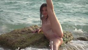 Tattooed virgin blonde gets her first massage and orgasm