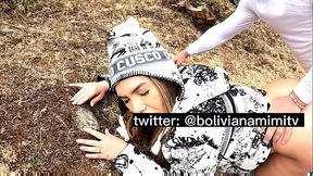 Cogiendo en medio de las monta&ntilde_as a 4200 metros de altura junto a la laguna humantay en Cusco - Peru