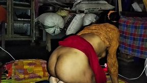 Tasneem posed with her boyfriend in the storeroom