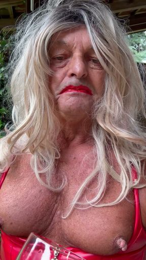 Shemale kassy54 drinks piss in a glass