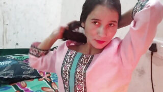 Klip hardcore vagina ketat dengan payudara kecil, pelacur India melakukan sesi seks anal yang kasar