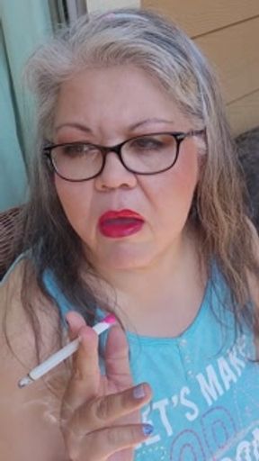 Kyttnpet enjoying a cig outside