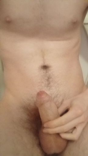 Young amateur teen peeing in public