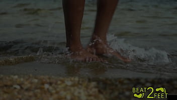 Giggles'_ Feet Get Sandy At The Beach On Beat2FeetCom