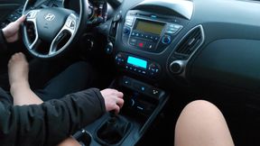 Hot milf in stockings seduces a taxi driver in the car