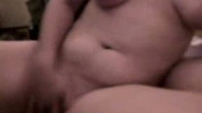 My chunky white girlfriend rubbing her fat snatch on cam