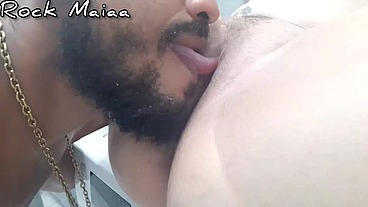 Preliminares com a lactante gostosa cheia de leite nas tetas - Melissa Alecxander