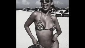 CAMINATA SENSUAL DE STEFANY VALENZUELA