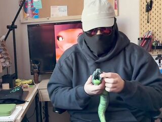 Toy Review: Freaky Ahh Snake Sleeve