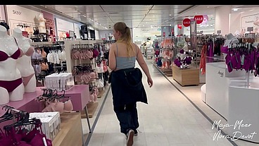 Secret revealed - girlfriends in the changing room!