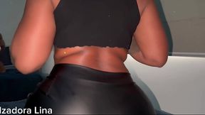 Adora transar com meu cunhandinho enquanto estamos sozinhos. Ele fode t&atilde_o gostoso, deixei o pau dele todo babadinho.