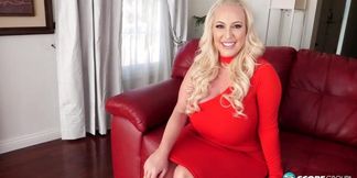 Busty newcomer Stassi Rossi SCORELAND's 2020 Newcomer Of The Year