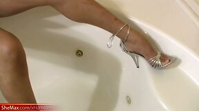 Dark skin teen shemale plays with her big cock in bathtub