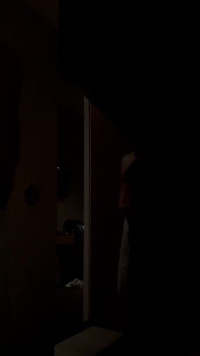 Curious amateur voyeur watches homemade ass action