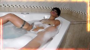 un jacuzzi y un lavado de concha profundo , con quien va a ser ?? con perla lopez
