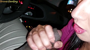 Ofereci carona para a gostosa que tava andando sozinha na rua, e ela transou comigo por gratidão;