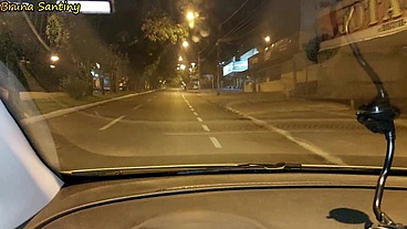 Ofereci carona para a gostosa que tava andando sozinha na rua, e ela transou comigo por gratidão;
