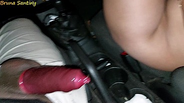Ofereci carona para a gostosa que tava andando sozinha na rua, e ela transou comigo por gratidão;