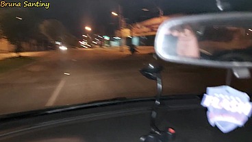 Ofereci carona para a gostosa que tava andando sozinha na rua, e ela transou comigo por gratidão;