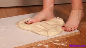 Tessa Pizza Dough Crush - Barefoot - HD MP4