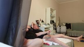 my girlfriend pleasures me by jerking off my dick before cumming