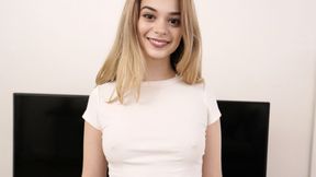 ”Tiny stepsis Molly Little thanks hung step sibling by letting him fuck her”