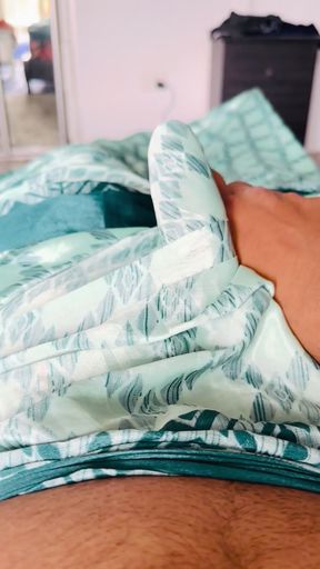 Satin saree masturbate