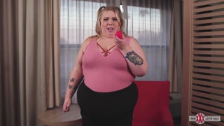 BBW XXX - Juicy Sinclair Wants To Be Naughty With You