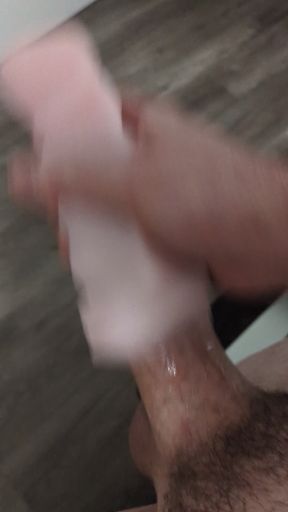 Amateur teen masturbates and cums hard