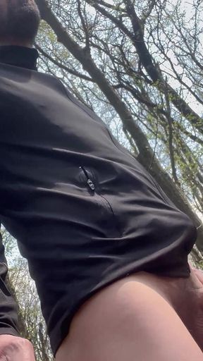 Outdoor MILF Anal Part 2