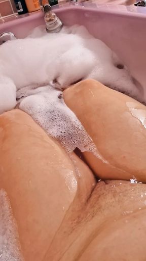 Just me taking a cold bath and playing with my legs