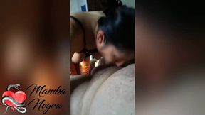 un fan nos ayuda a grabarnos, yo en lenceria