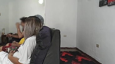Cornudo Mi Compadre Se Folla a Mi Esposa Mientras Vemos Una Película Nunca Me Di Cuenta Puta Mi Mujer