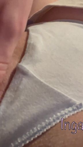 Rubbing the Clitoris to Orgasm with Squirting