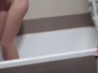 Nika in a baths and her play with vagina