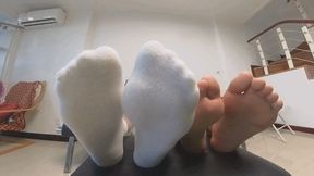 VR360 XINXIN YUANYUAN shows a big stinky foot