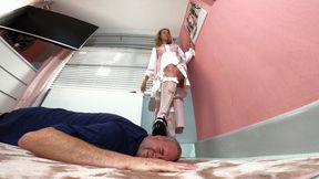 Cos Play Hand & Head Walking FLOOR CAM (4K)