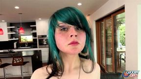 GROOBYGIRLS Susie Agnew In The Living Room Masturbation