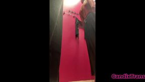 une seance d essayage dans un sex-shop que je vous partage mes petits voyeurs ...