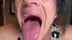 Goddess Kandys Naughty Oral Routine