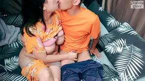 Amateur MILF enjoys tasty pussy-eating