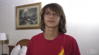 Gái mại dâm đồng tính trẻ nghiệp dư bị hiếp dâm qua đường hậu môn, dương vật to