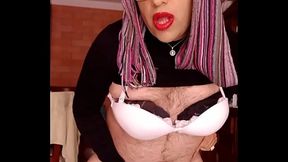 Prefieres desnuda o con ropa?