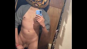 Halloween pumpkin king receives faceful